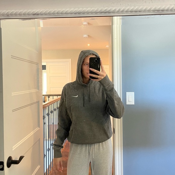 Grey Nike Hoodie! Gently Used, Good Condition! - Picture 1 of 3